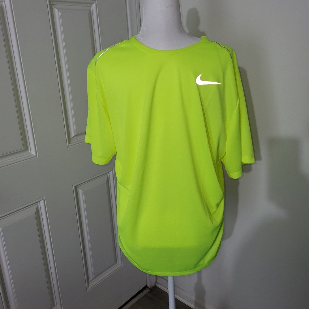 Nike Mens running shirt